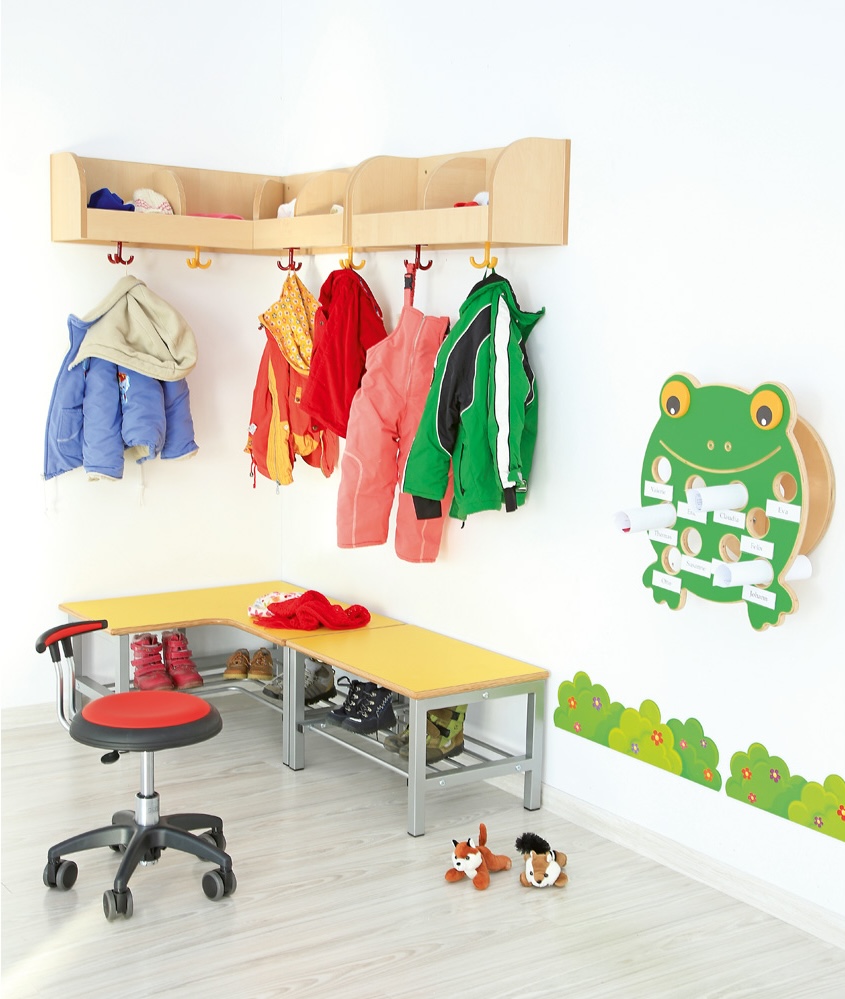 Aménagement d’un hall d’accueil en crèche avec espace vestiaire enfant
